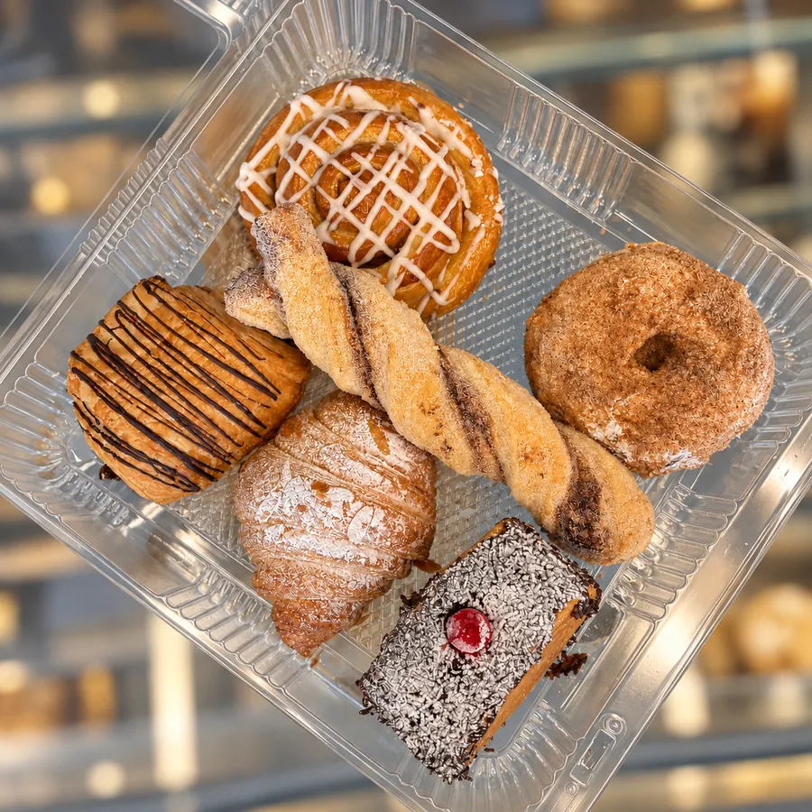 Charola de pan dulce surtido
